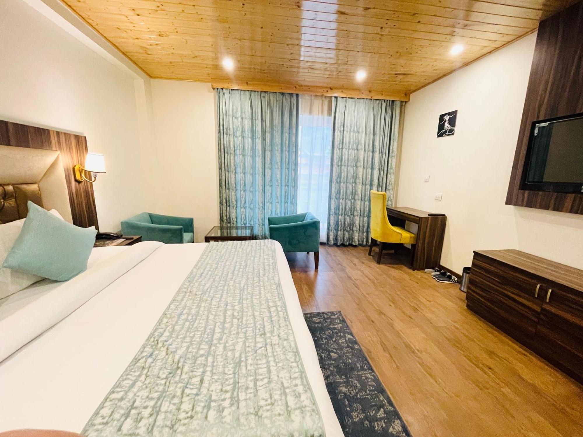 Simsa Heights Manali Hotel - Manali (Himachal Pradesh) — Photos 1
